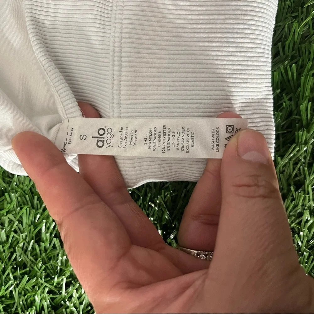 ALO Yoga White Ribbed Sports Bra - Picture 3 of 4